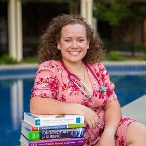 Meet your Posher, Julia